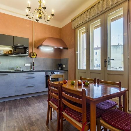 Spacious & Smart Center Apartment Πούλα Εξωτερικό φωτογραφία