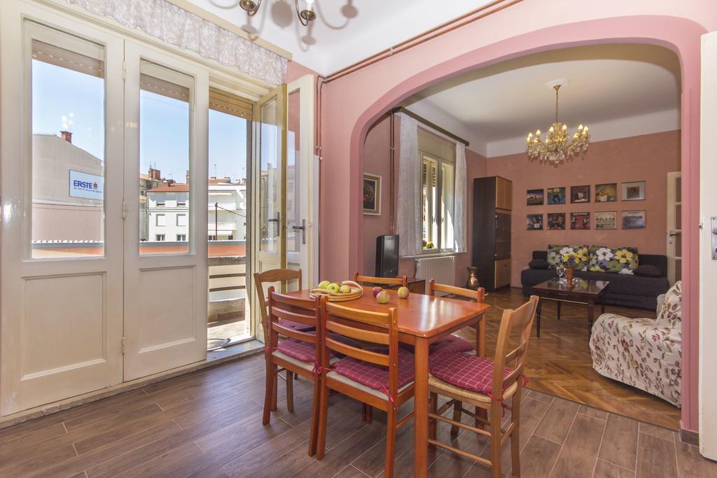 Spacious & Smart Center Apartment Πούλα Δωμάτιο φωτογραφία