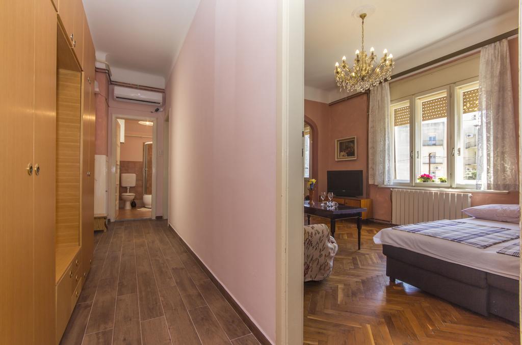 Spacious & Smart Center Apartment Πούλα Δωμάτιο φωτογραφία