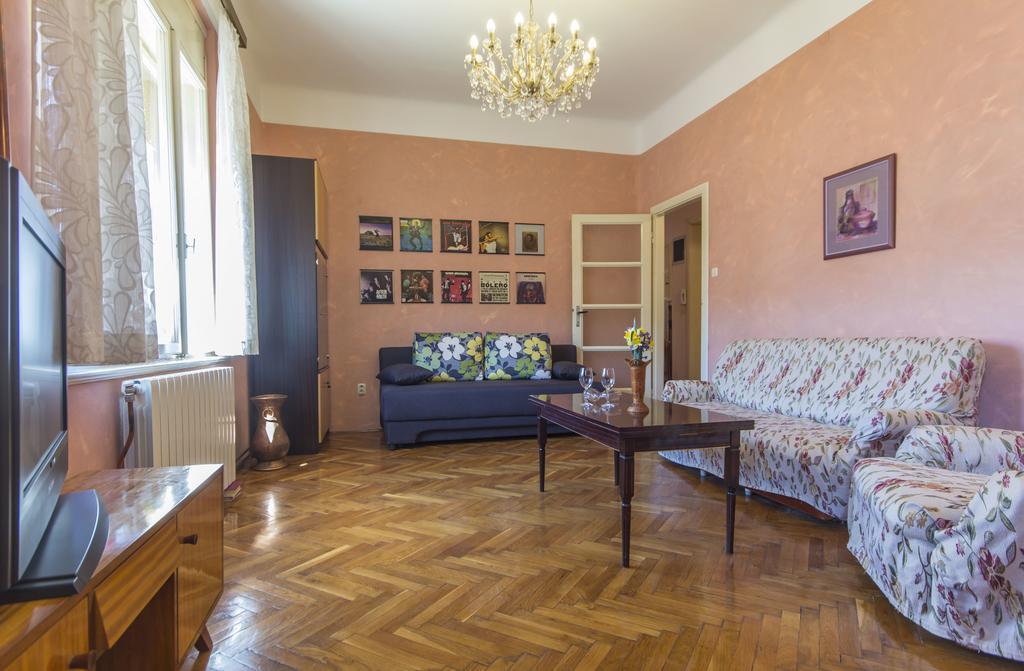 Spacious & Smart Center Apartment Πούλα Δωμάτιο φωτογραφία