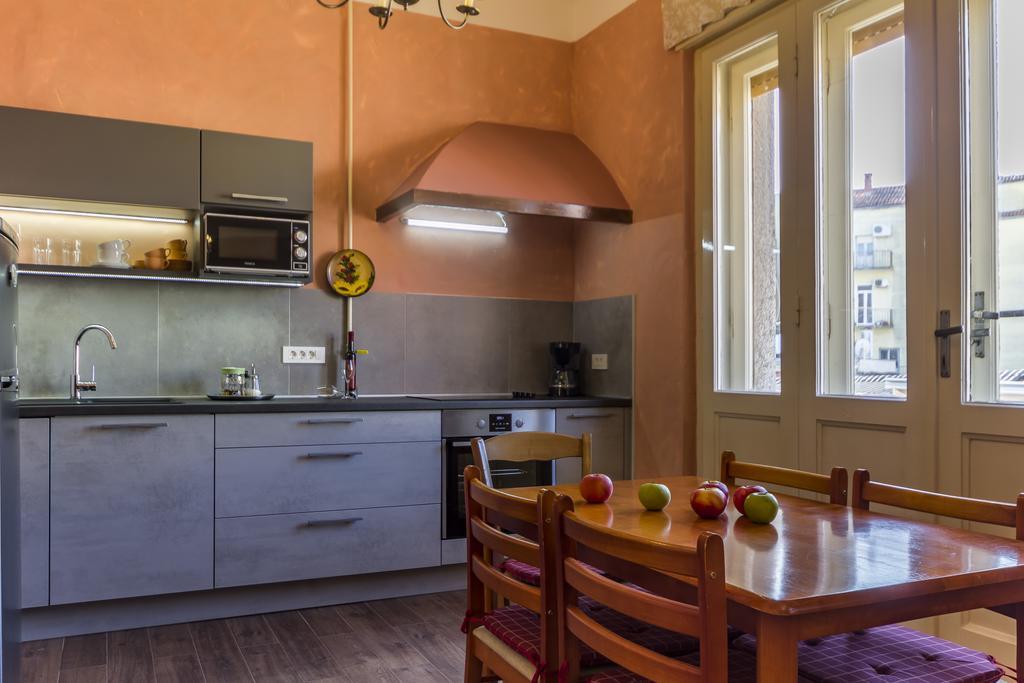 Spacious & Smart Center Apartment Πούλα Εξωτερικό φωτογραφία