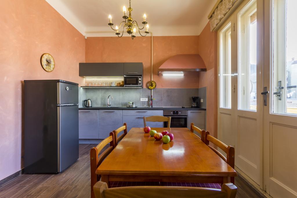 Spacious & Smart Center Apartment Πούλα Εξωτερικό φωτογραφία